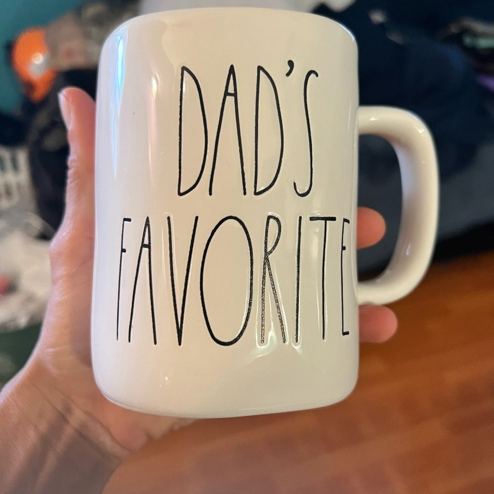 Rae Dunn Dad's Favorite Mug - Picture 2 of 4